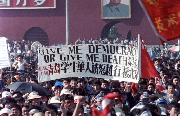 Un milion de oameni s-au strâns în Piaţa Tiananmen pentru a cere „democraţie sau moarte”. FOTO Reuters