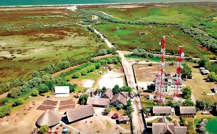 Cele două antene SCOMAR pot detecta orice mişcare pe Marea Neagră