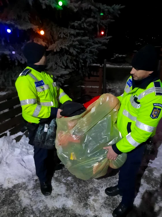 Cadourile furate au fost descoperite de către poliţişti FOTO Poliţia Neamţ