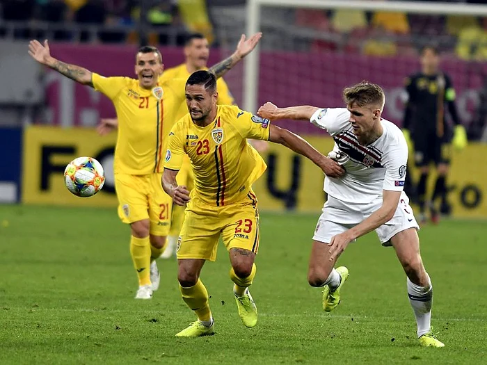 
    Fotbaliștii români vor afla în aceste zile dacă ”barajul” cu Islanda va fi amânatFoto: sportpictures.eu  