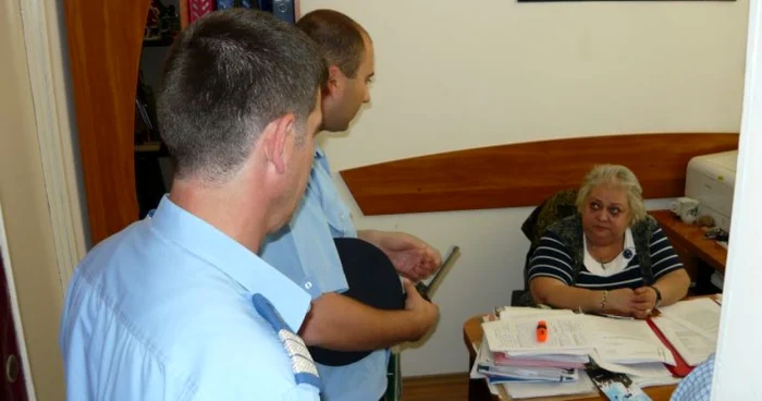 Poliţiştii vor asigura ordinea publică în incinta şcolilor (arhivă)