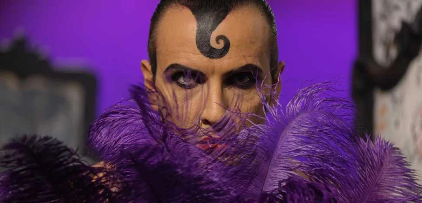 Răzvan Mazilu, în spectacolul "Mon Cabaret Noir"