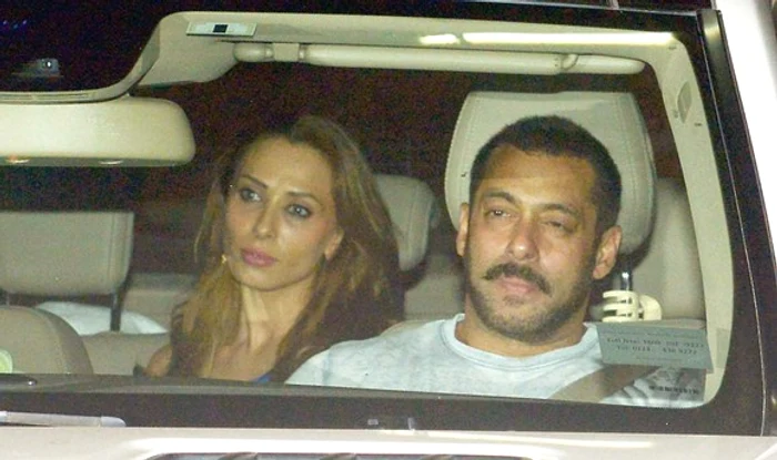 
    Iulia Vântur (35 de ani) și Salman Khan (50 de ani)  