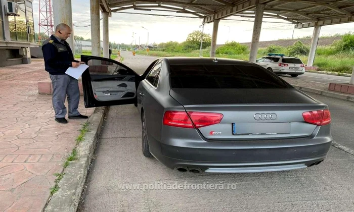 Autoturismul Audi S8 valorează circa 35.000 de euro. Imagine: Poliţia de Frontieră