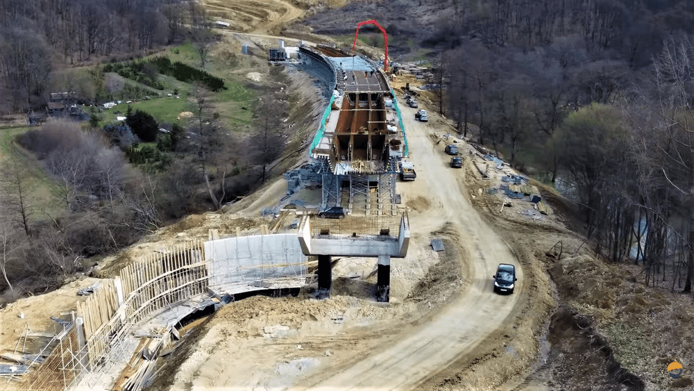 Mitul constructorilor chinezi vitezomani, spulberat: întârzieri uriașe la lucrările unei șosele din România