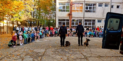 demonstratie jandarmi jpg