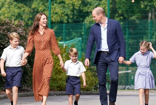 Kate Middleton și William și au dus copiii la școală jpg