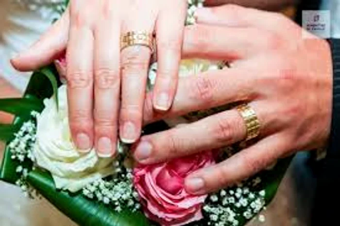 
    Moment emoționant la ceremonia de căsătorie localuriînbucurești.ro   