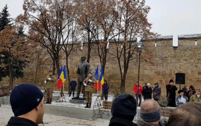 cluj statuie maniu. foto remus florescu