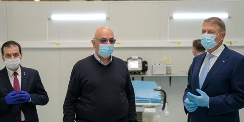 Orban - Arafat - Iohannis cu mascaFOTO presidency.ro