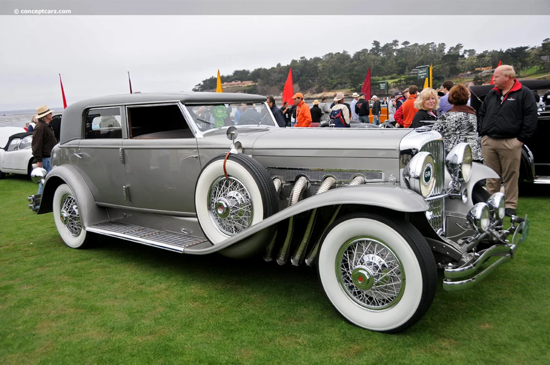 
    Duesenberg Model J6,5 metri lungime  