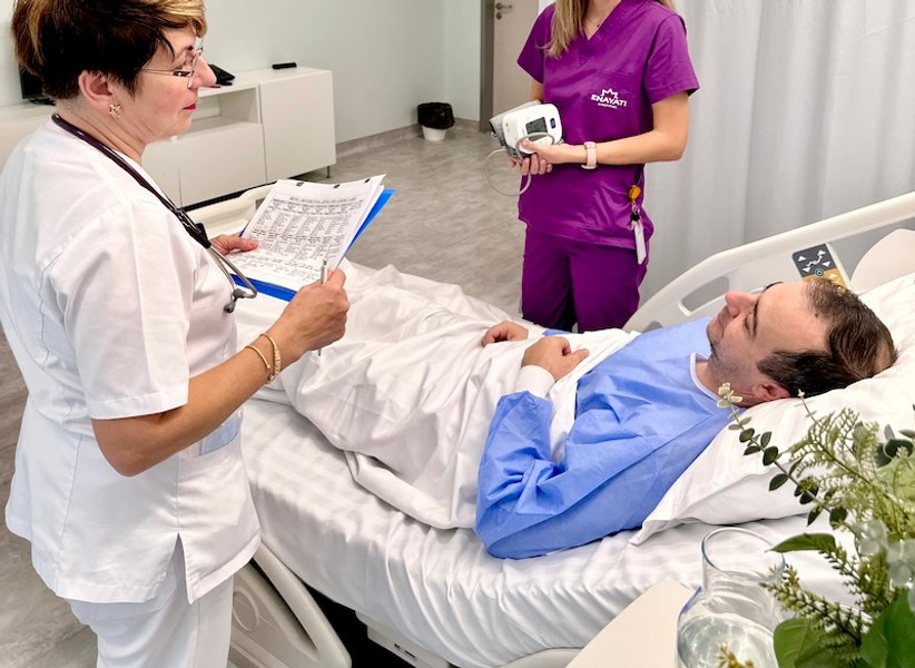 Transformând tratamentul pacienților cronici: experiența Enayati Hospital