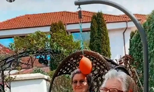 Andra le a urat 'La mulţi ani" celor mai importanţi bărbaţi cu prenumele Constantin din viaţa ei jpeg