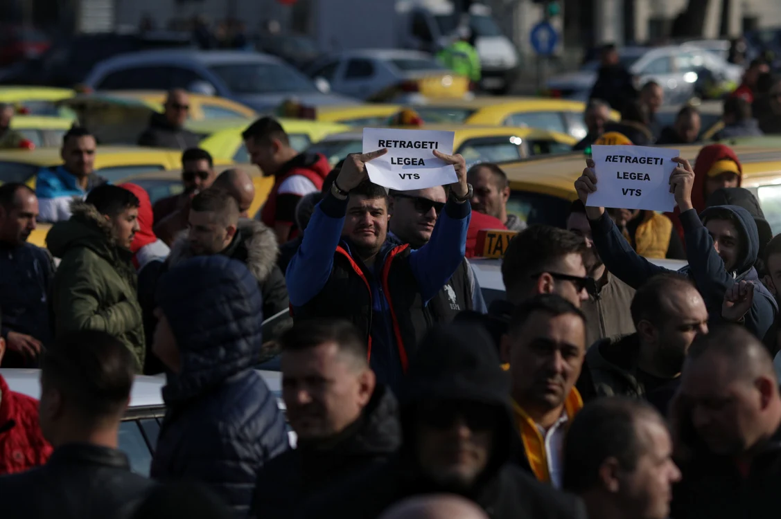 Transportatorii cer, printre altele, reglementarea activității aplicaţiilor de tip car-sharing 