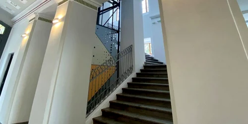 Mall la Lugoj. Transformarea spectaculoasă a clădirii fostei prefecturi judeţului Severin