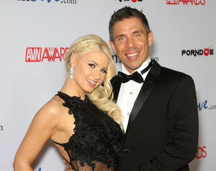 Anikka Albrite si Mick Blu sunt un cuplu extrem de apreciat în industria porno