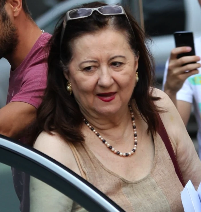 Mioara Roman este mâhnită că fiica ei nu-şi găseşte un job stabil