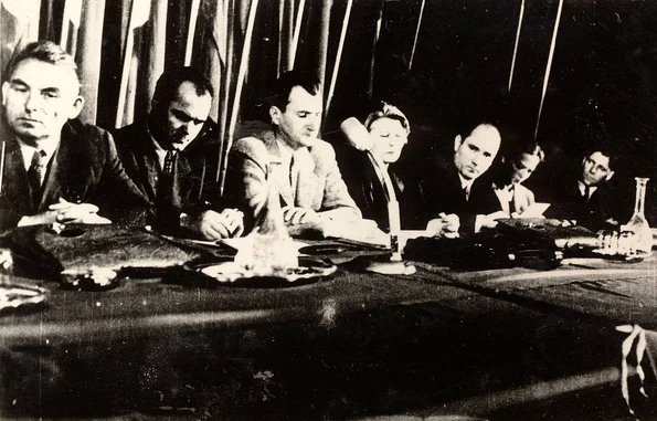 Lucreţiu Pătrăşcanu, alătrui de Ana Pauker, la Conferinţa Naţională a PCR din octombrie 1945 (© „Fototeca online a comunismului românesc”, cota: 2/945