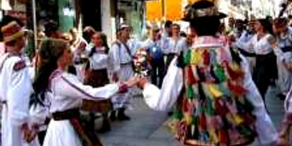 Ansamblul Busuiocul va susține o serie de spectacole în Sicilia