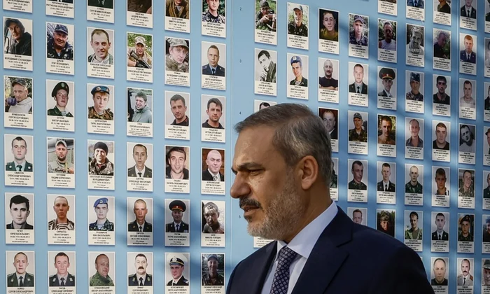 Hakan Fidan in vizita la Kiev FOTO EPA EFE jpg