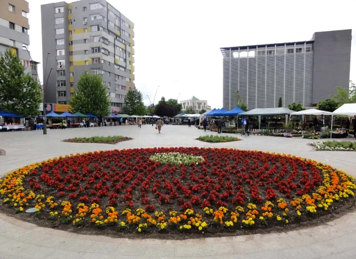 Pentru prima dată, ExpoFlora are loc la Slatina pe esplanada din centrul urbei (FOTO: Mugurel Manea)