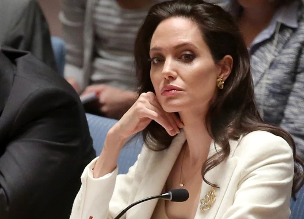 
    Angelina Jolie a dorit să o determine pe Jennifer Aniston să depună mărturie împotriva lui Brad PittFoto: Getty  