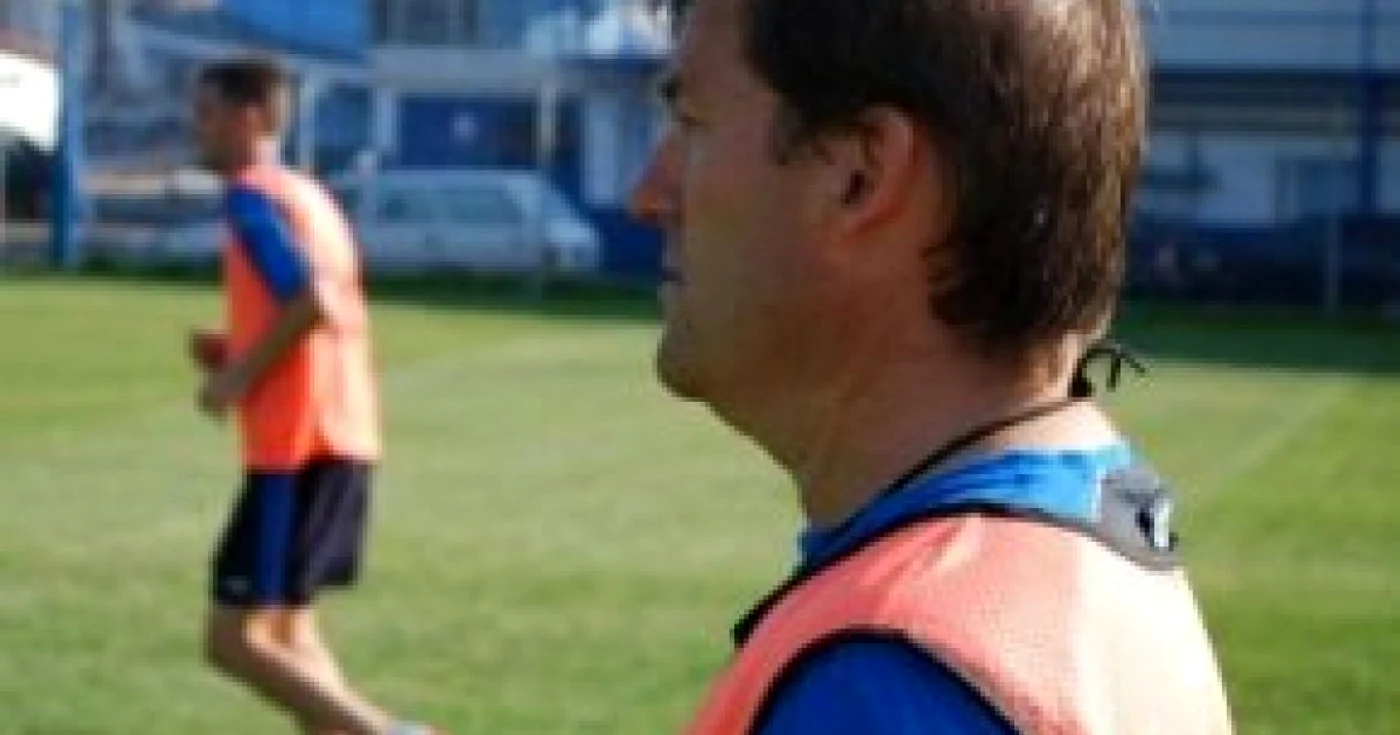 FOTBAL: Gloria Bistriţa a renunţat la antrenorul Sandu Tăbârcă