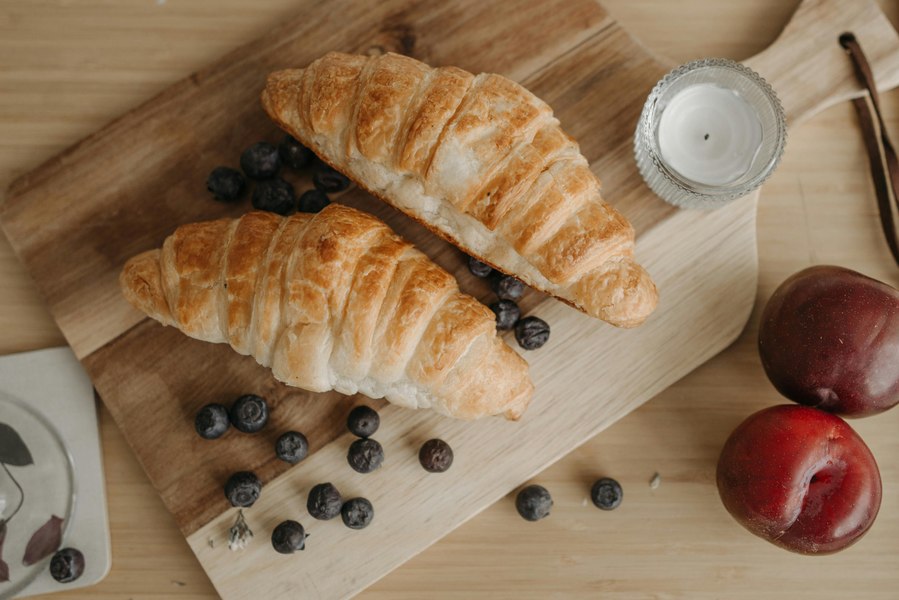 Cum să faci croissant acasă, ca un profesionist. Rețetă artizanală pentru un mic dejun ca la Paris