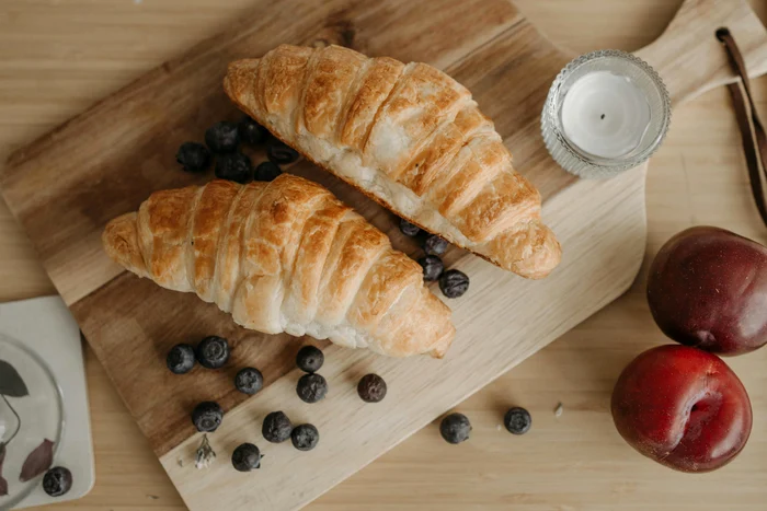 Cum să faci croissant acasă, ca un profesionist. Rețetă artizanală pentru un mic dejun ca la Paris