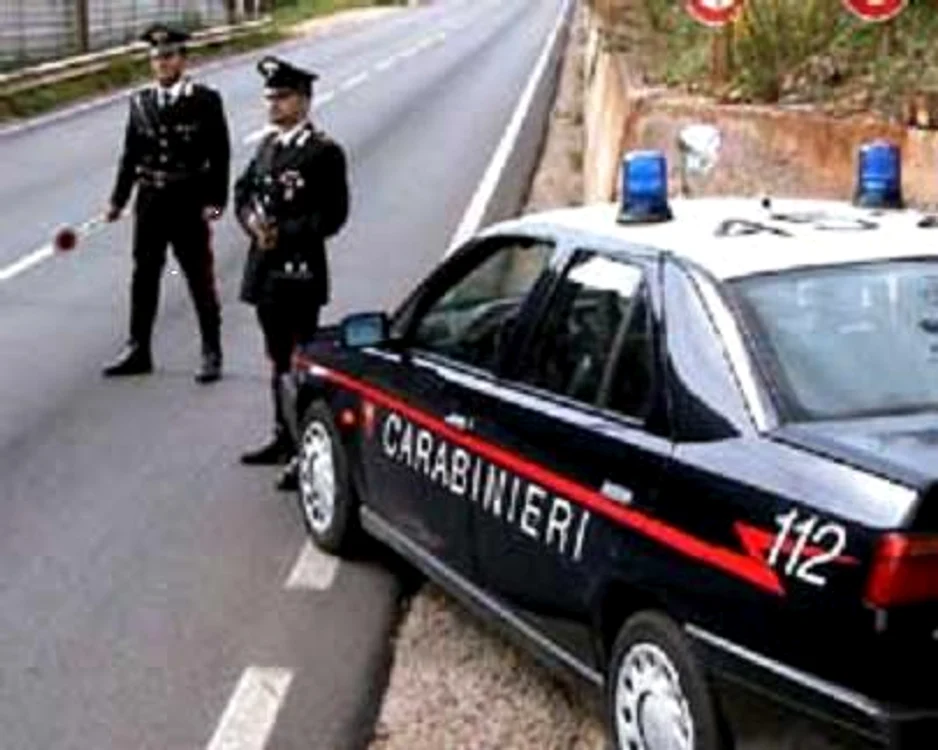 Italienii au fost reţinuţi de către carabinieri