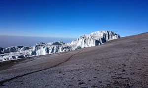 „Respiră şi mergi“ – Adinel TUDOR despre cum e să urci pe Kilimanjaro jpeg