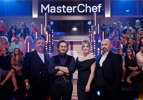 Chef Sorin Bontea, Chef Florin Dumitrescu, Gina Pistol și Chef Cătălin Scărlătescu. FOTO: Pro TV