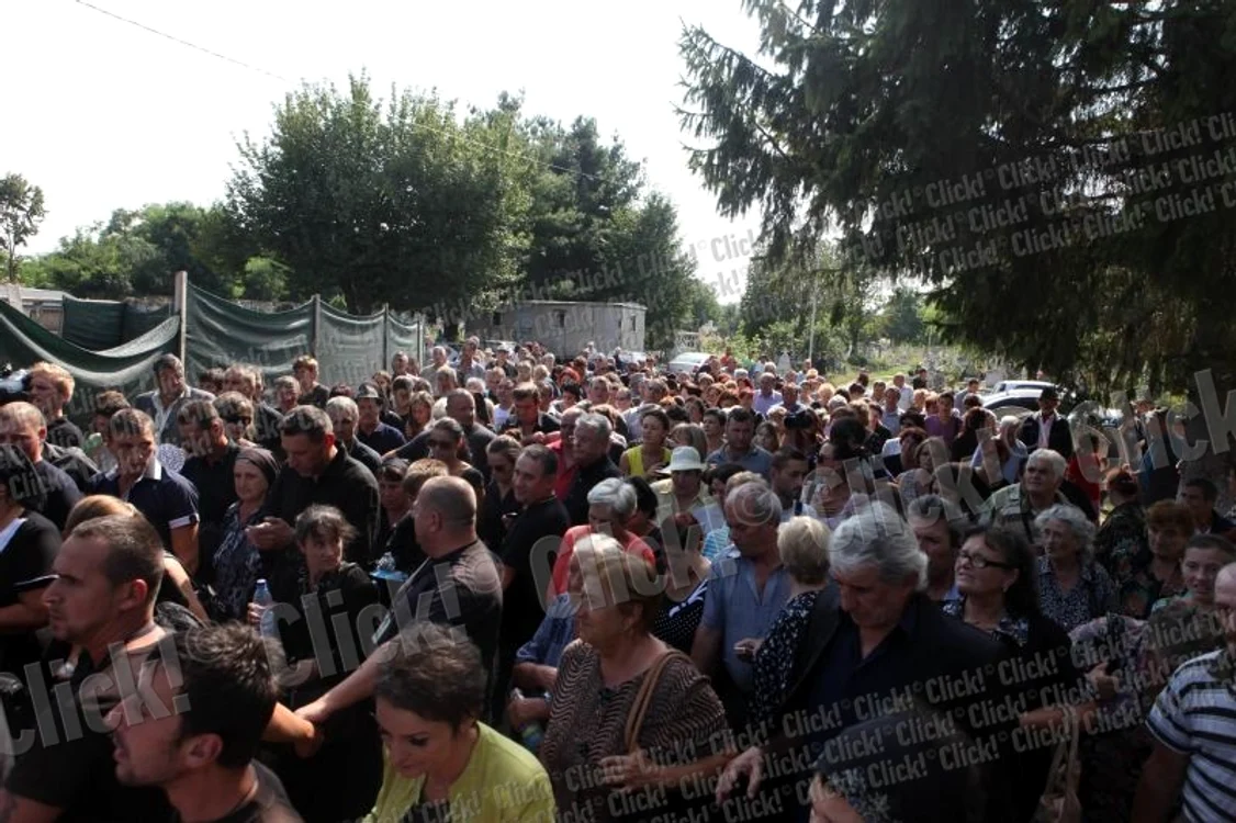 Inmormantarea Vioricai Bulai (Foto: Roberto Sălceanu )