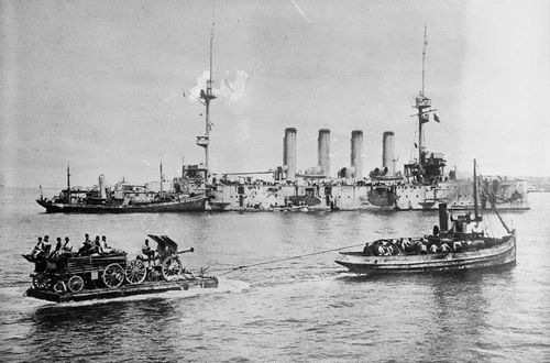 Debarcarea unui tun de 155mm la Sedd-el Bahr, în apropiere de peninsula Gallipoli