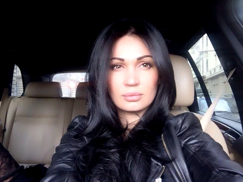 
    Nicoleta Luciu (35 de ani)are patru copiifoto: Arhiva Personală  