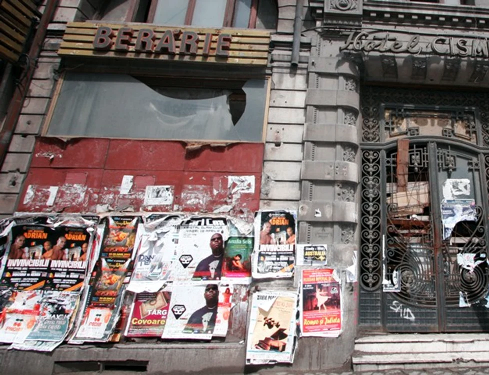 La începutul anilor 2000, berăria era în paragină