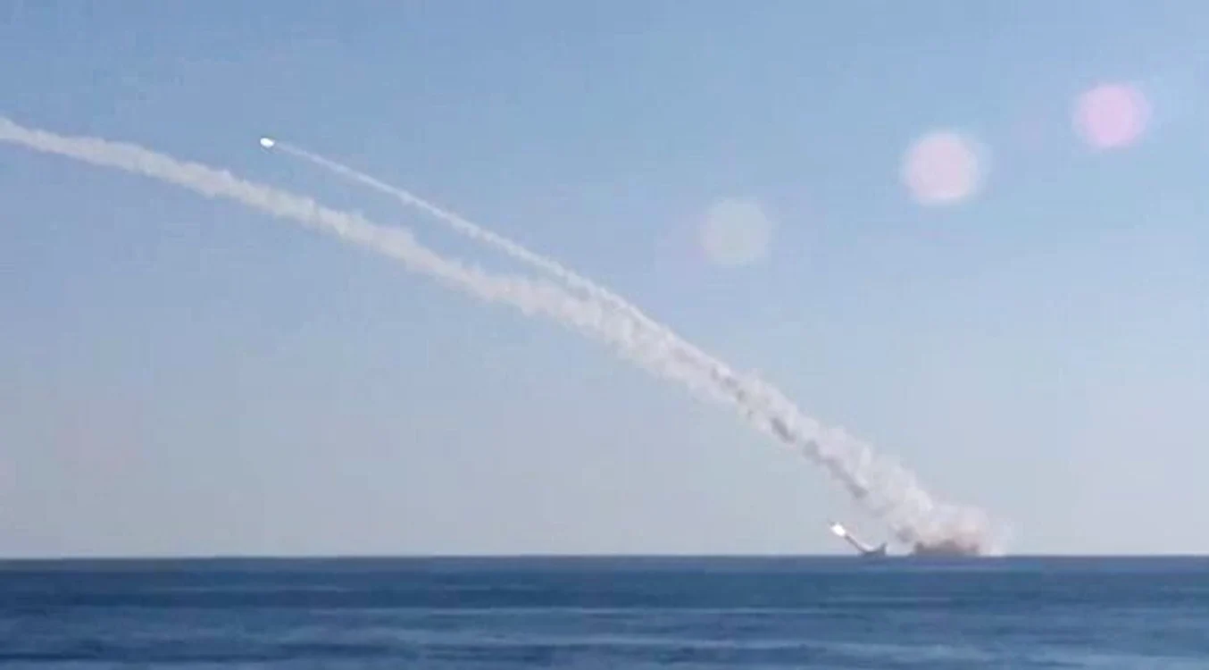 Cu ajutorul submarinului Rostov-on-Don, armata rusească a lansat rachete către orașul sirian Raqqa