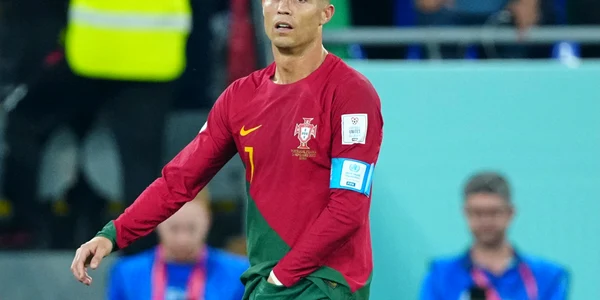 Cristiano Ronaldo cu mana in pantaloni la Cupa Mondiala din Qatar 2022 FOTO Profimedia jpg
