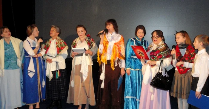 Membrele comunităţii locale, în spectacol FOTO Magdalena Colesniuc