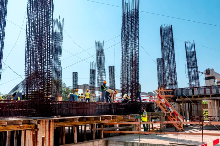 Șantierul patinoarului Flamaropol a prins viață