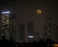 Strawberry moon rises in Dubai FOTO EPA 10824210 jpg