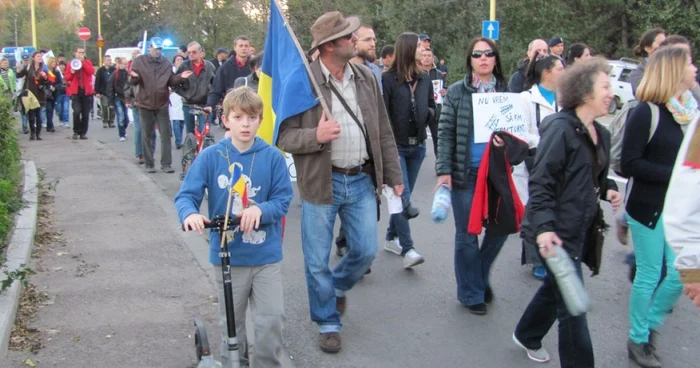 Copiii veniţi cu părinţii, nelipsiţi de la proteste FOTO Sînziana Ionescu