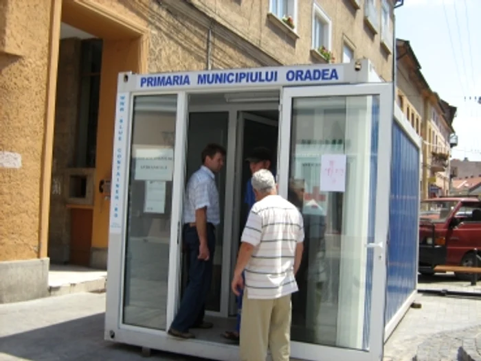 Oradea: Containerele anticaniculă au fost deschise