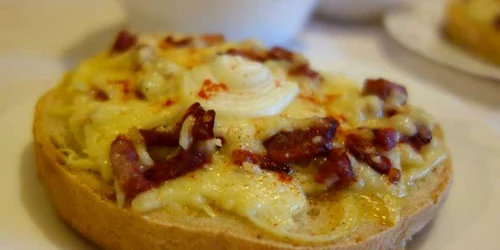 paine cu ou si ceapa foto mircea groza