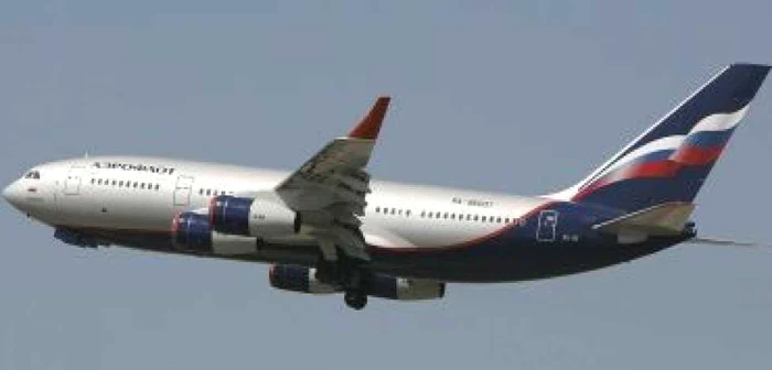 Iran: Un avion a aterizat de urgenţă după ce motorul a luat foc