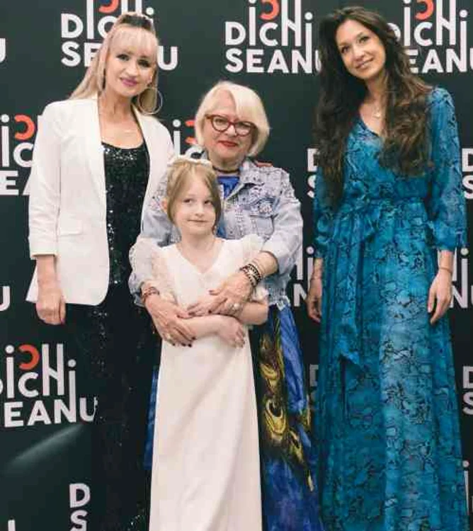 Simona Florescu, Mirabela Dauer, Anastasia și Ioana Dichiseanu / Foto: Facebook