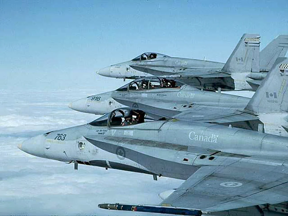 
    Faimoasele aeronave de luptă Hornet sosesc azi la Câmpia Turzii  