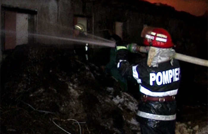 Pompierii buzoieni au participat, anul trecut, la stingerea a 355 de incendii                   FOTO: Iulian Bunilă