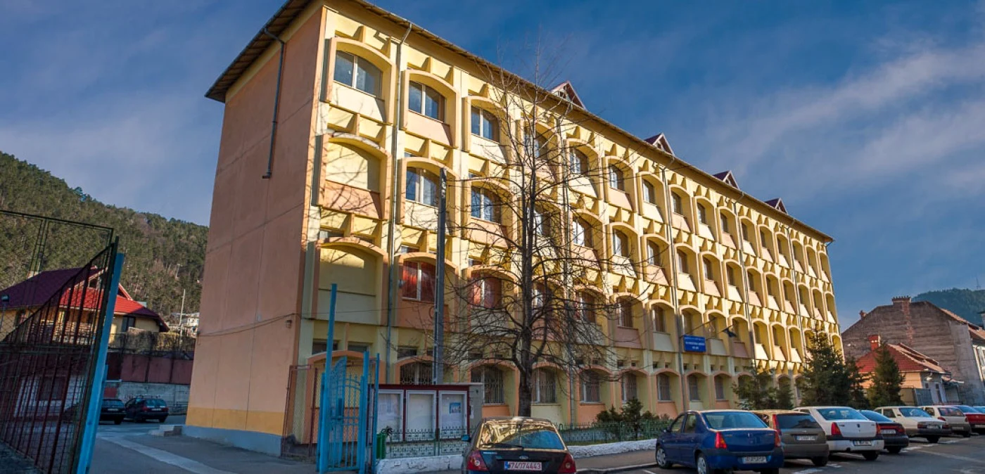 Liceul Economic Administrativ din Piatra Neamţ FOTO Facebook