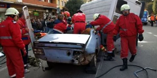 Hunedoara: VIDEO Simulare de accident grav în centrul Devei
